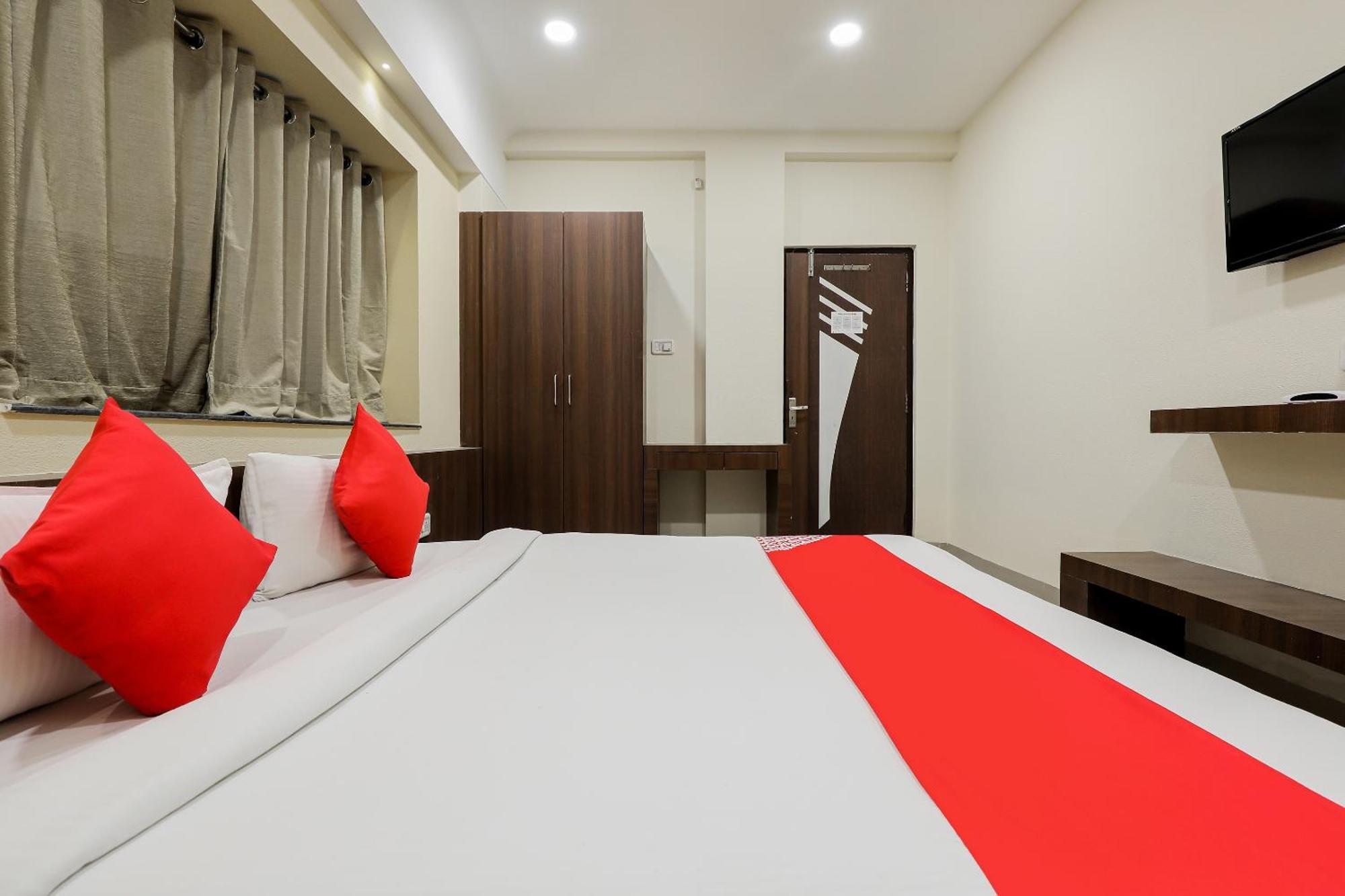 Oyo Hotel Relax Індаур Екстер'єр фото